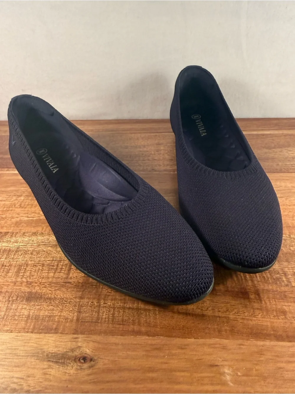 VIVAIA Claire Walker Flat Round Toe Slip-On with Arch Support Dark Navy Sz 5.5-6